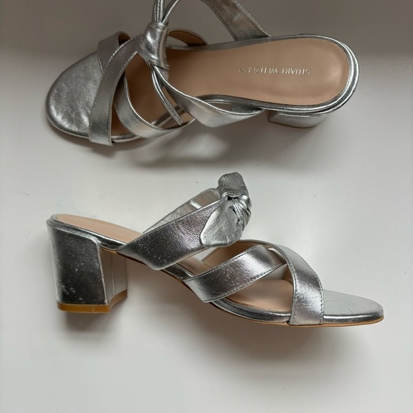 Stuart Weitzman $425 Bandeau‎ Metallic Slide Bow Sandal Silver Leather Sz 6 - Picture 5 of 9